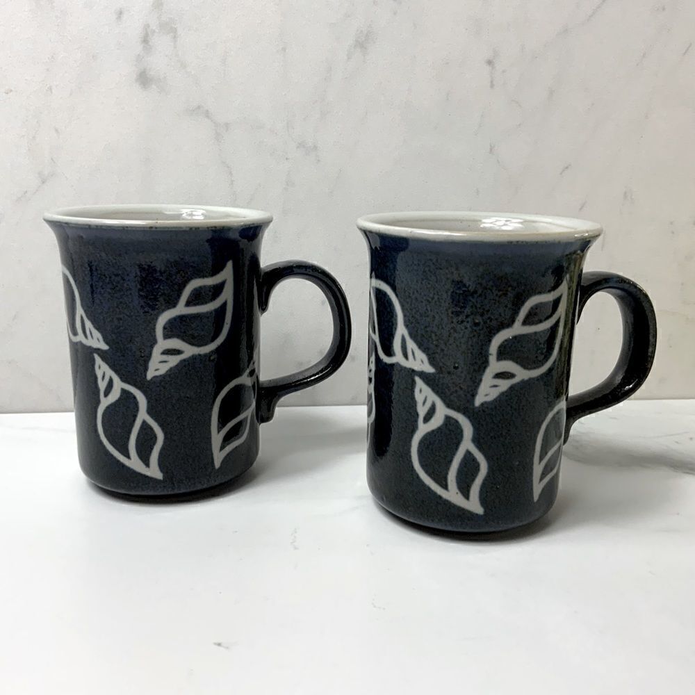 Set of 2 Vintage Otagiri seashell mugs